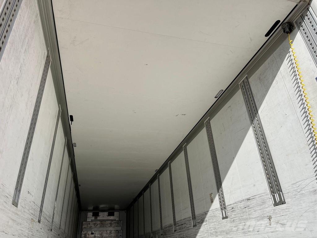 Schmitz Cargobull SCBS3B CARRIER Vector 1550 / BOX L=13396 mm Remorci frigorifice