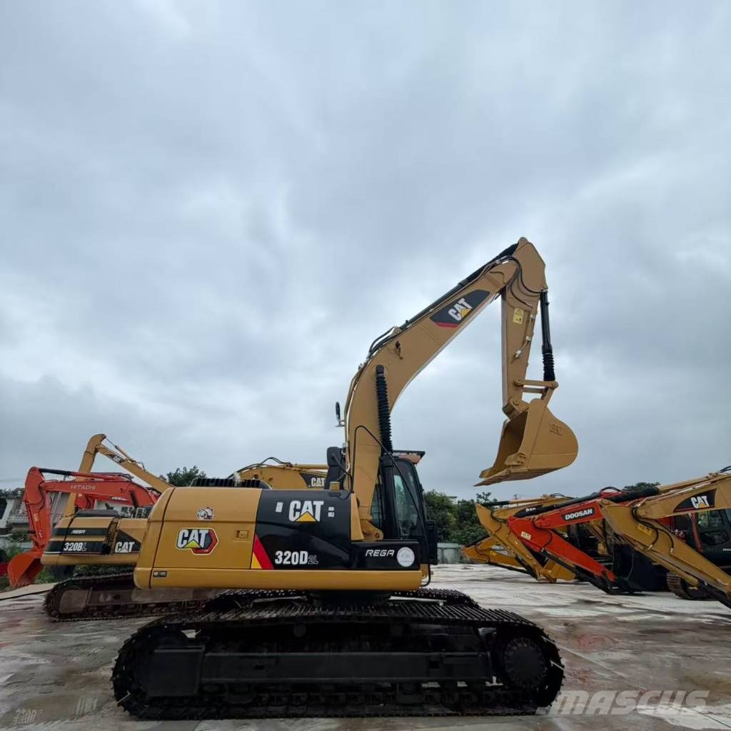 CAT 320 D2L Raupenbagger