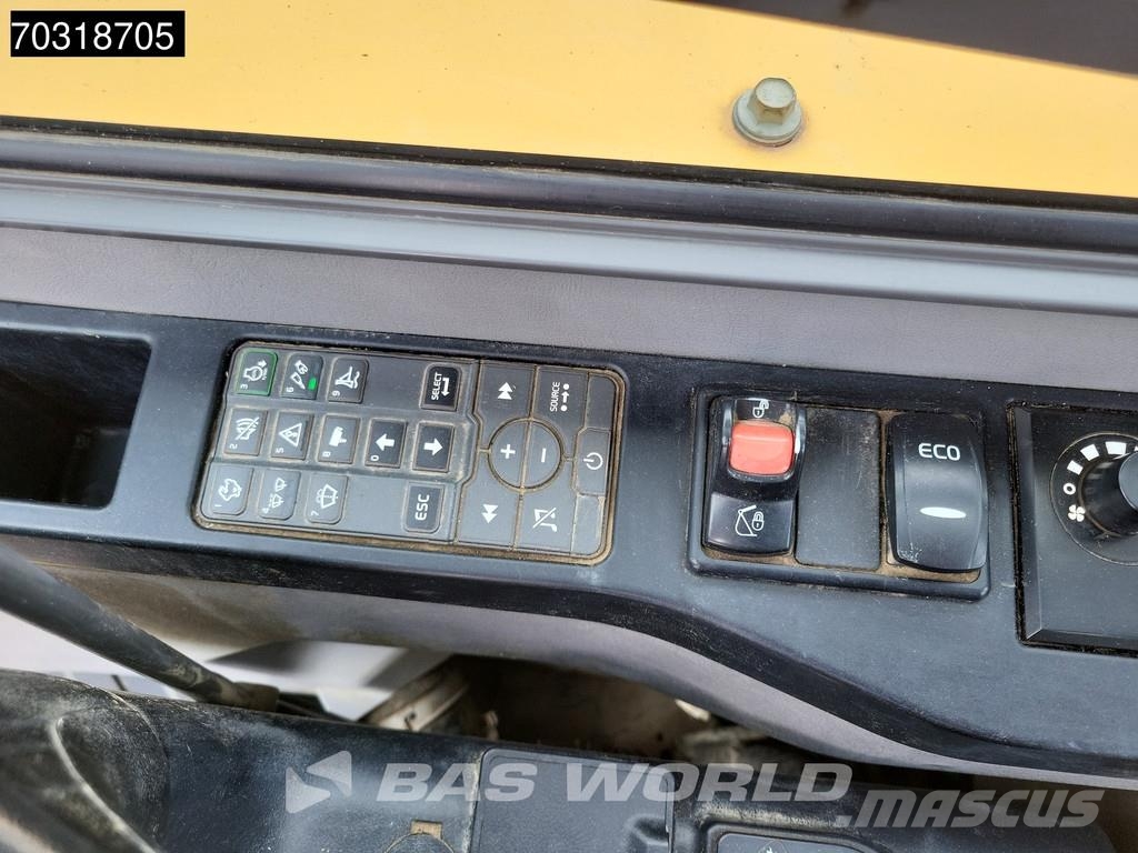 Volvo ECR88 D A/C - 2 Buckets Mini ekskavatörler, 7 tona dek