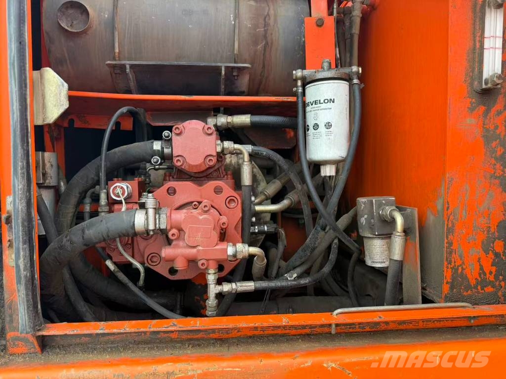 Doosan DH 150 W-7 Ekskavatori uz riteņiem