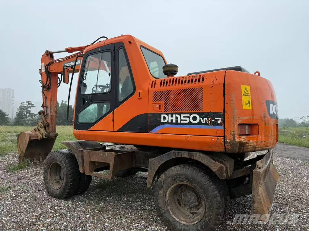 Doosan DH 150 W-7 Ekskavatori uz riteņiem