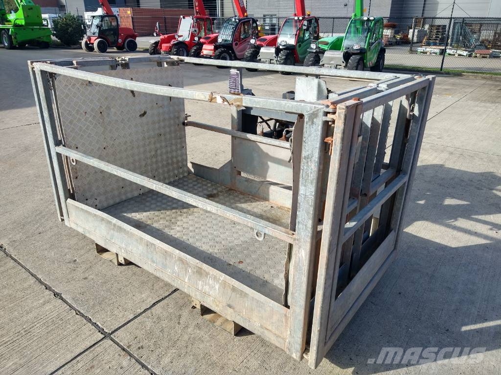 Manitou manbak 2-4m (125) Accessories for construction hoists and mast climbing work platforms