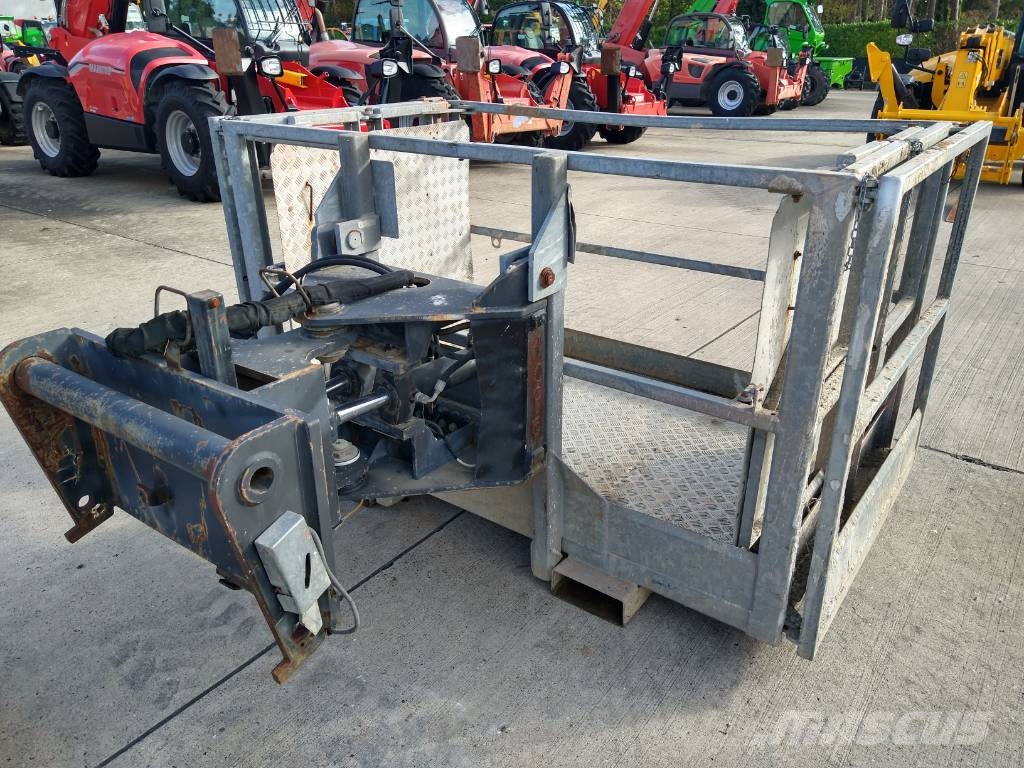 Manitou manbak 2-4m (125) Accessories for construction hoists and mast climbing work platforms