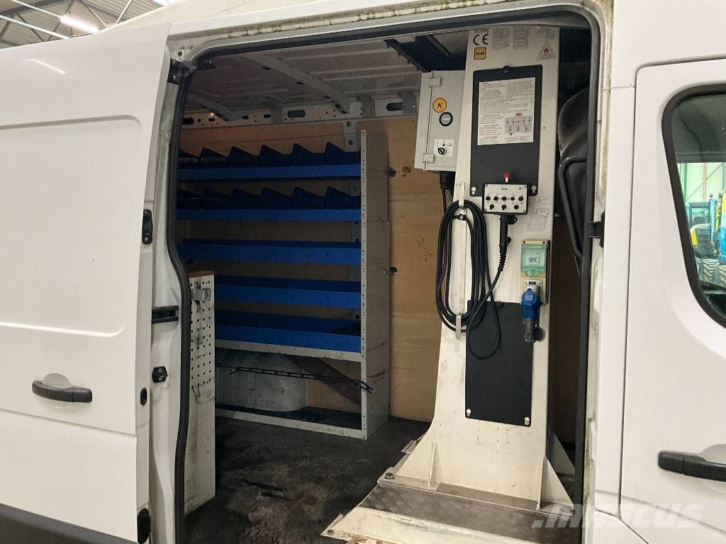 Renault Master + KLUBB K32 Piattaforme autocarrate