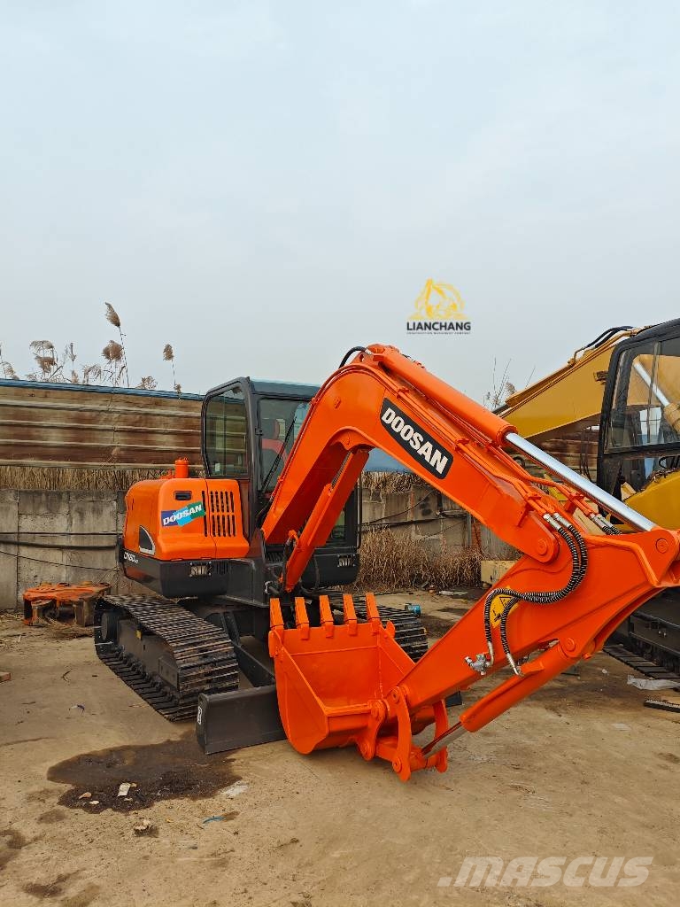 Doosan DX 60 Bageri guseničari