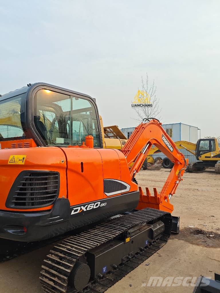Doosan DX 60 Bageri guseničari
