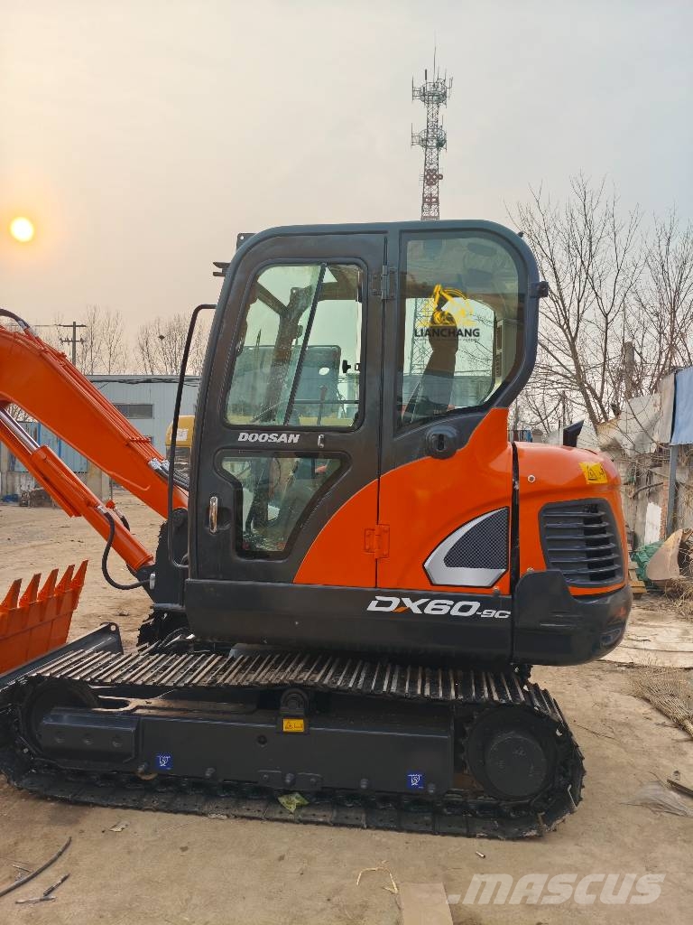 Doosan DX 60 Bageri guseničari