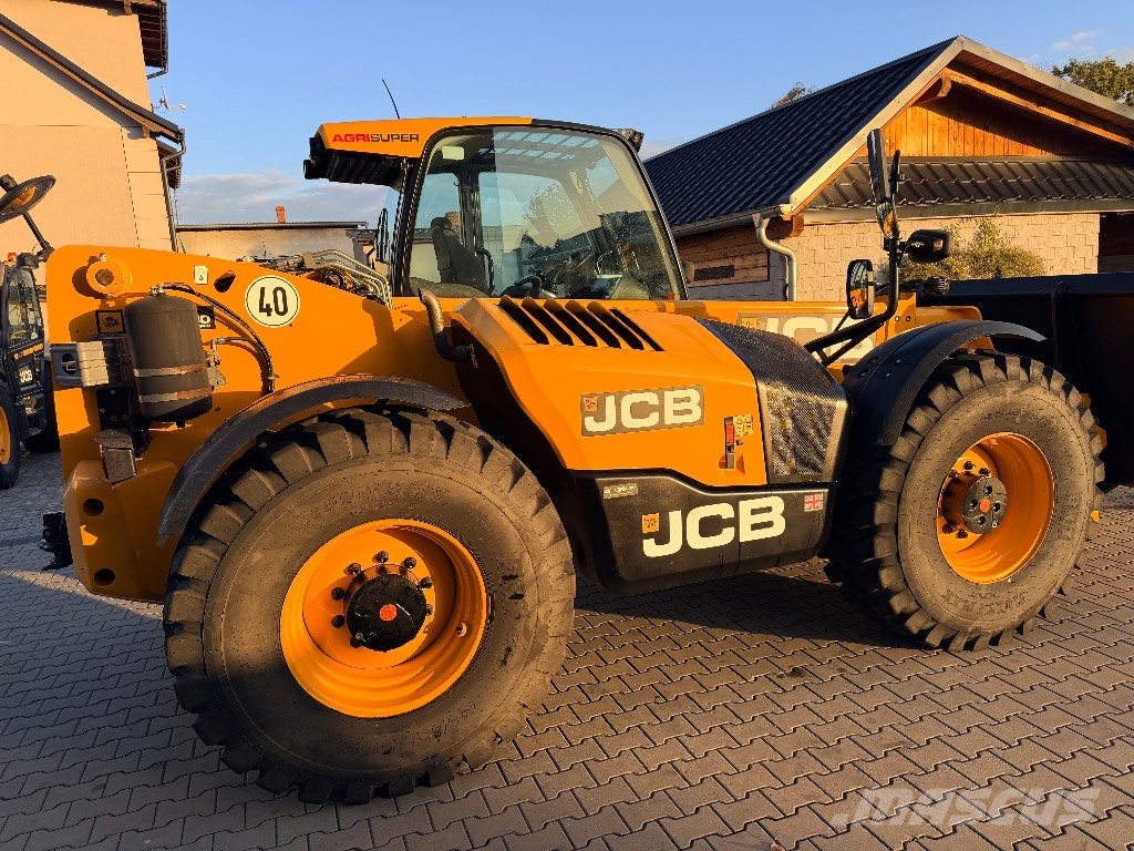 JCB 560-80 AGRI SUPER Телескопические погрузчики