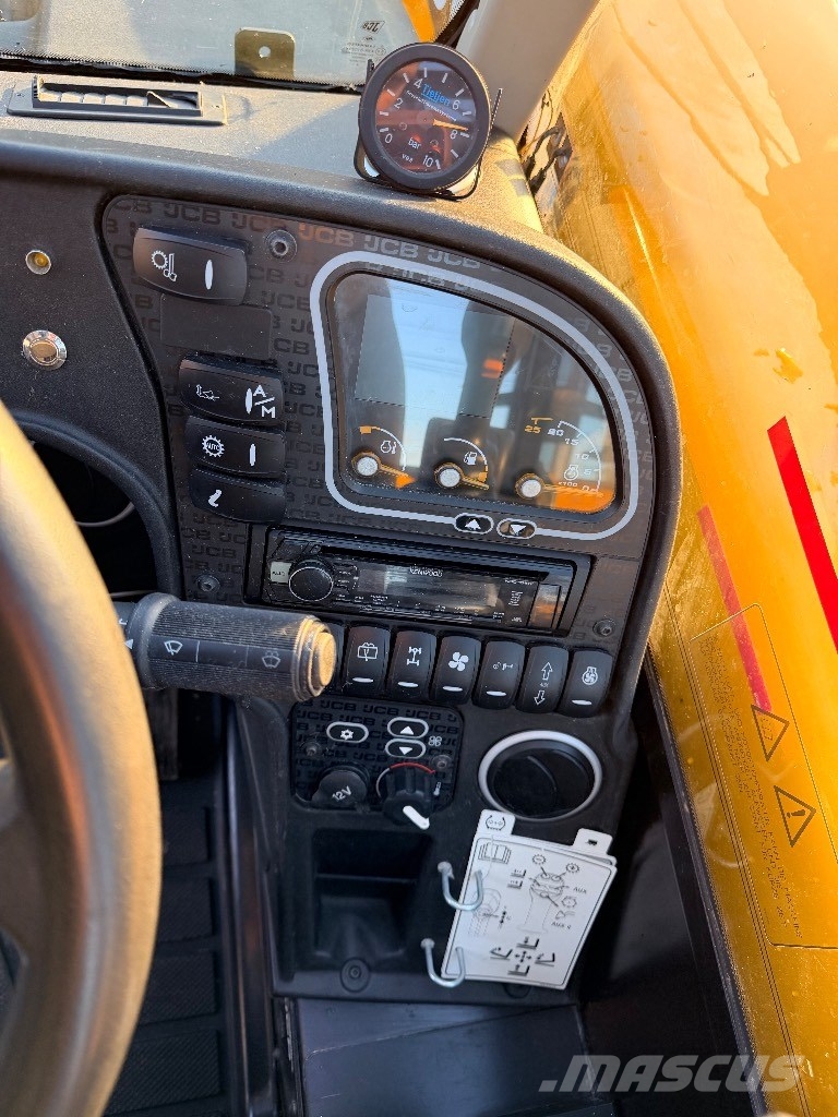 JCB 560-80 AGRI SUPER Телескопические погрузчики