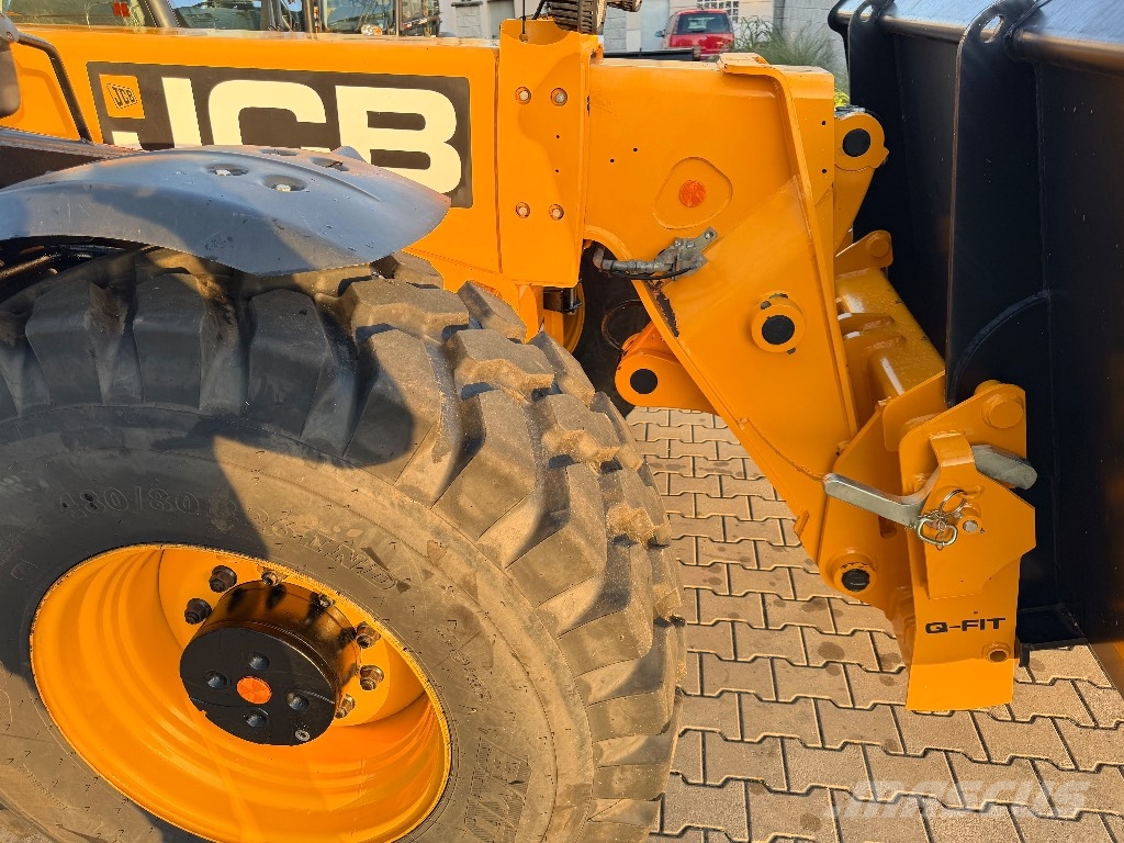JCB 560-80 AGRI SUPER Телескопические погрузчики