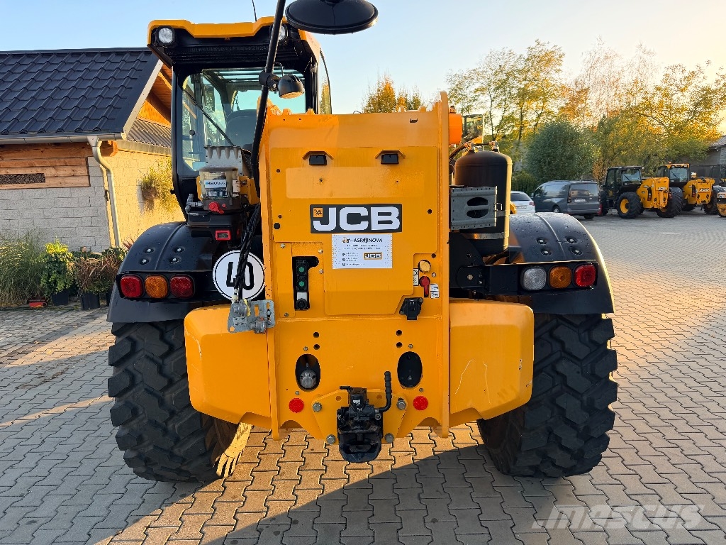 JCB 560-80 AGRI SUPER Телескопические погрузчики