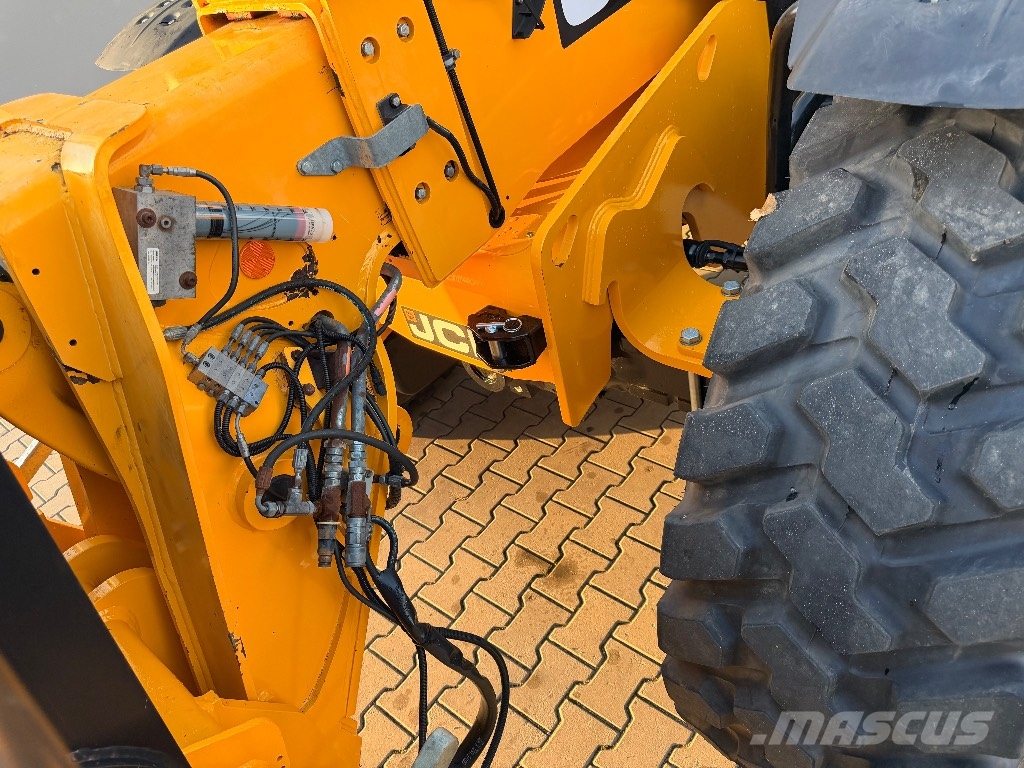 JCB 560-80 AGRI SUPER Телескопические погрузчики
