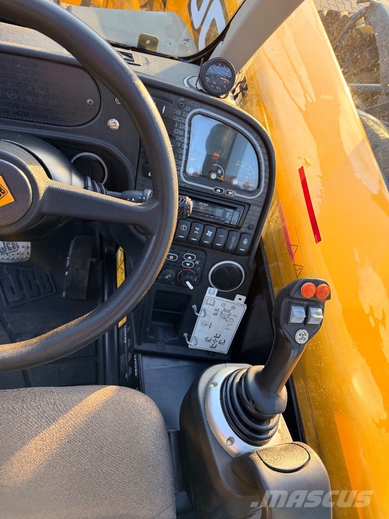 JCB 560-80 AGRI SUPER Телескопические погрузчики