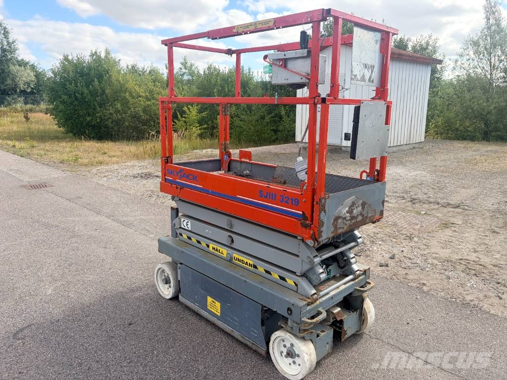 SkyJack SJ III 3219 Ножични работни платформи