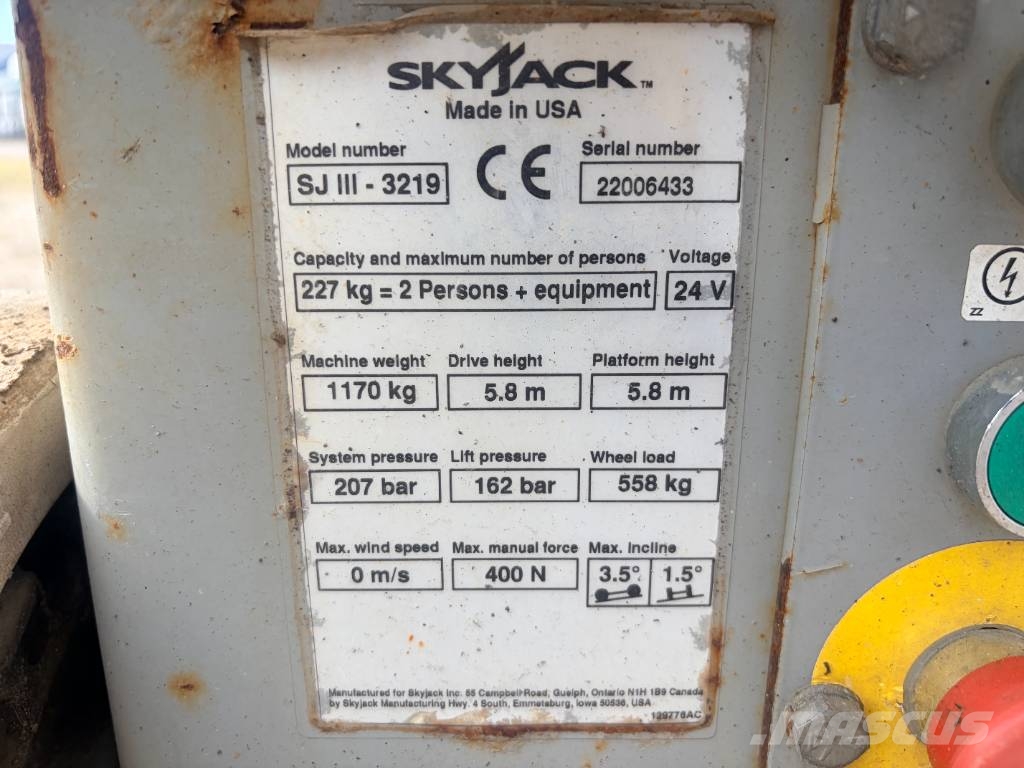 SkyJack SJ III 3219 Ножични работни платформи
