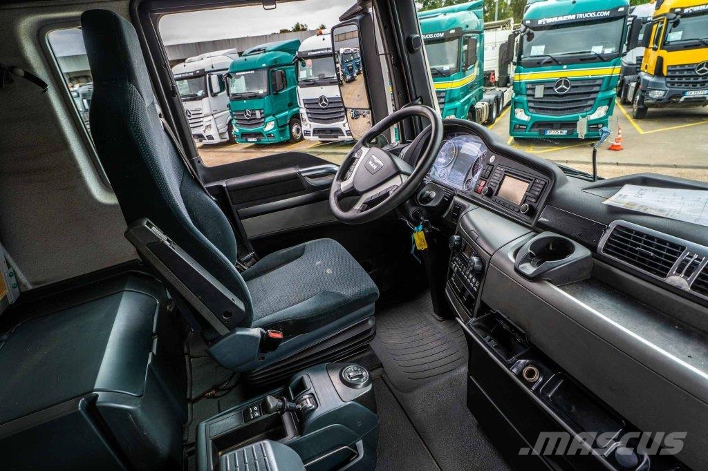 MAN TGX 33.560 XLX BLS+BIG AXLES+INTARDER Vlačilci