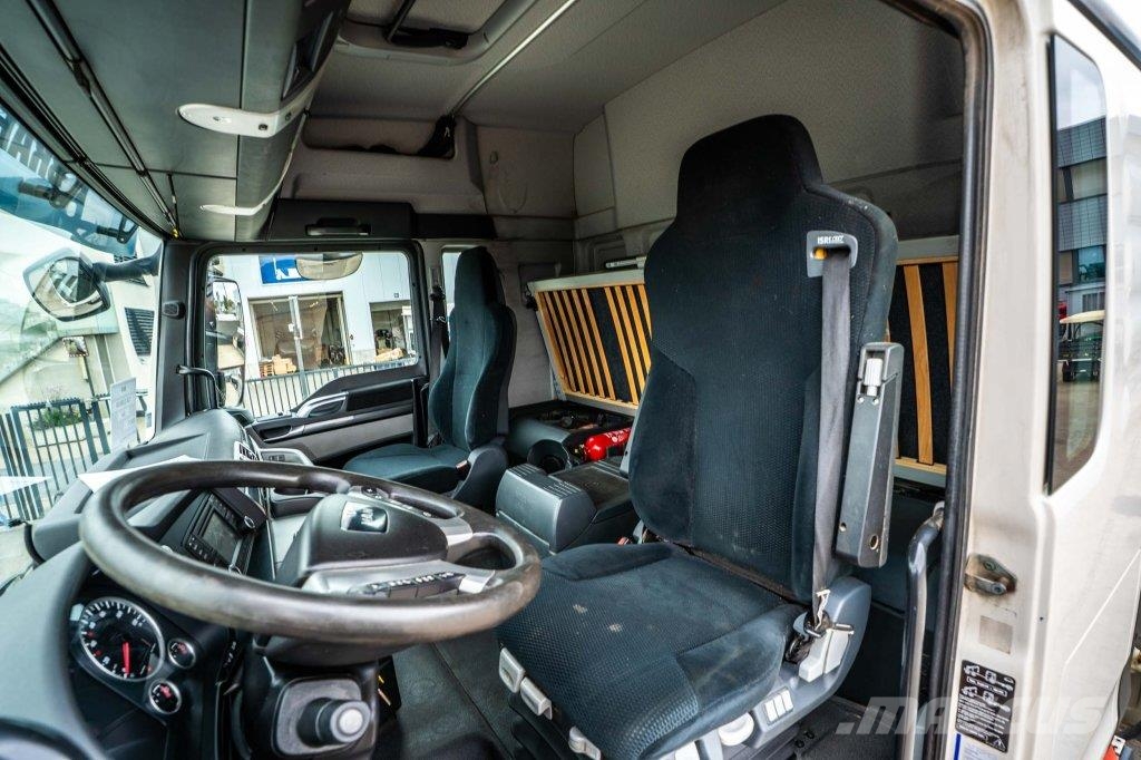 MAN TGX 33.560 XLX BLS+BIG AXLES+INTARDER Vlačilci
