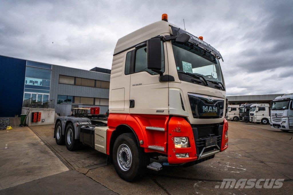 MAN TGX 33.560 XLX BLS+BIG AXLES+INTARDER Vlačilci