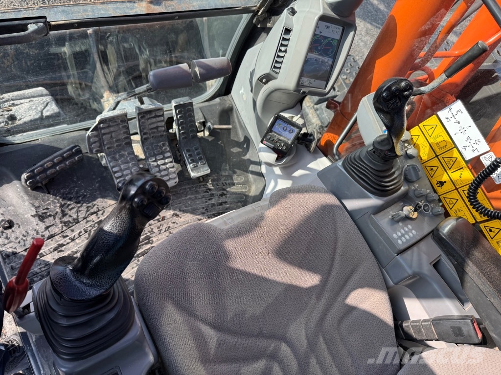 Hitachi ZX 135 US-6 Excavadoras sobre orugas