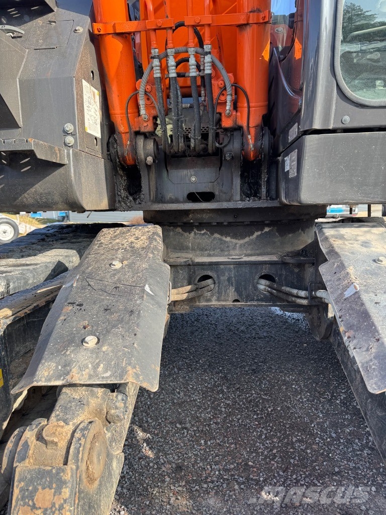 Hitachi ZX 135 US-6 Excavadoras sobre orugas