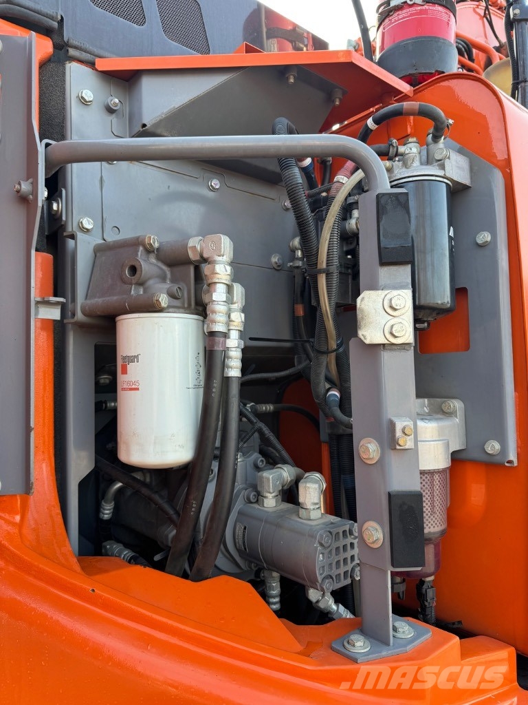 Hitachi ZX 135 US-6 Excavadoras sobre orugas
