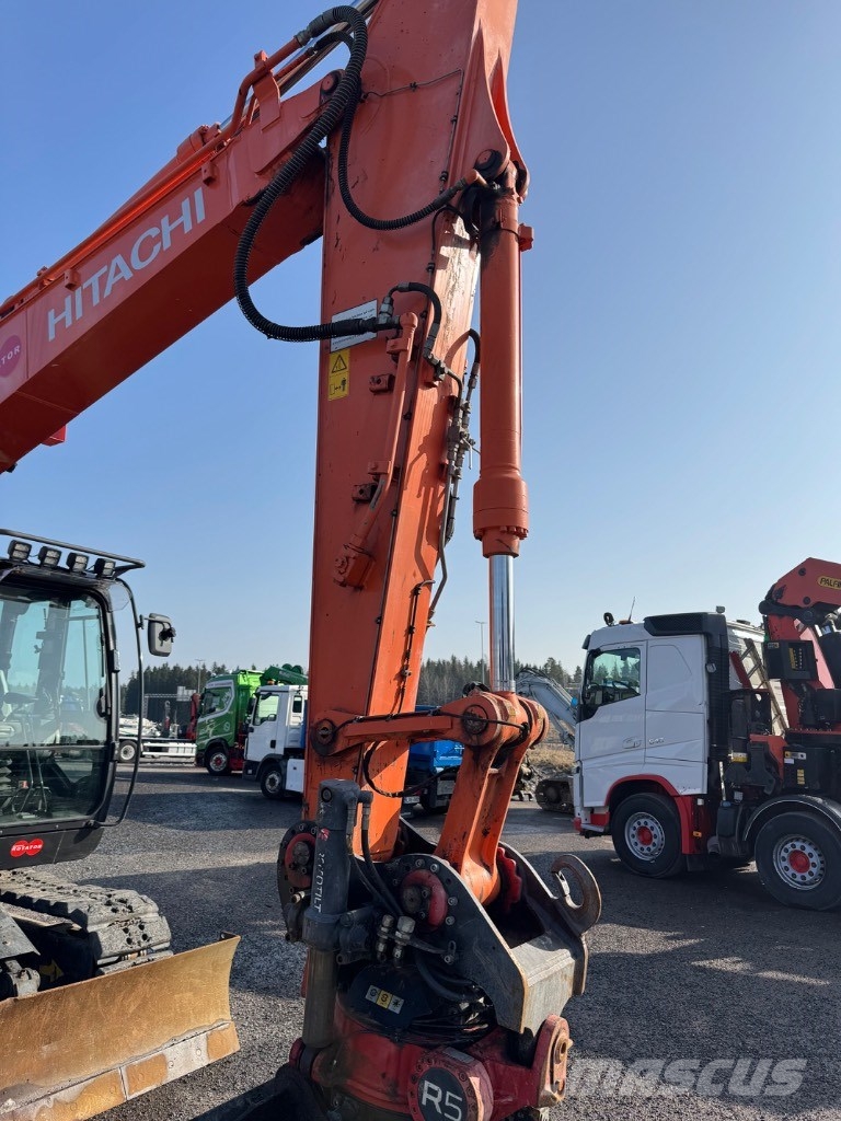 Hitachi ZX 135 US-6 Excavadoras sobre orugas