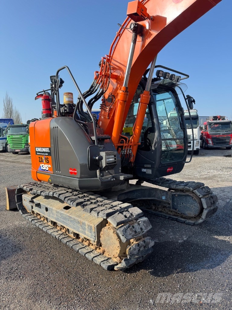 Hitachi ZX 135 US-6 Excavadoras sobre orugas