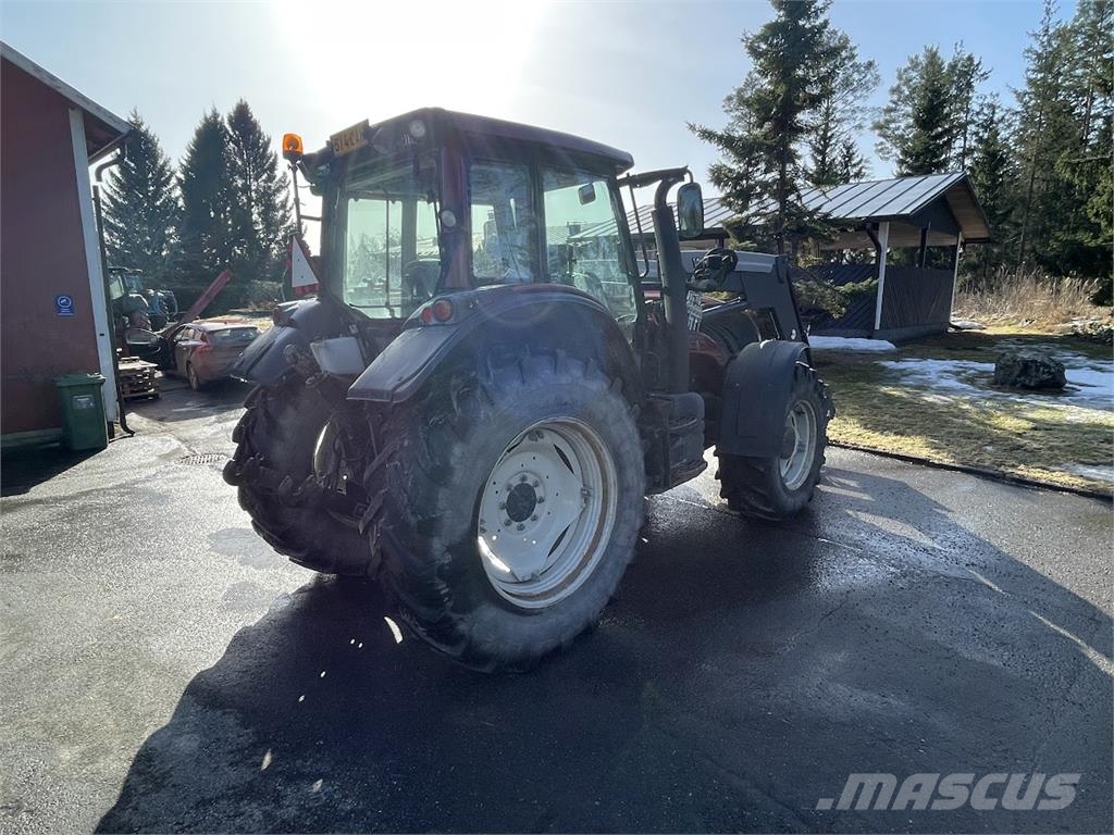 Valtra T173 Hitech Tractoare