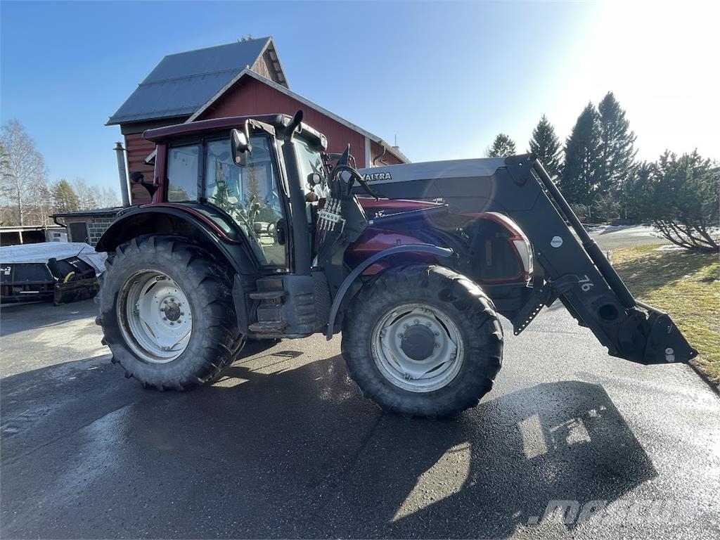 Valtra T173 Hitech Tractoare