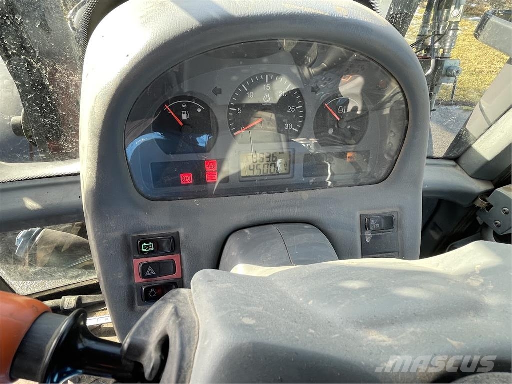 Valtra T173 Hitech Tractoare