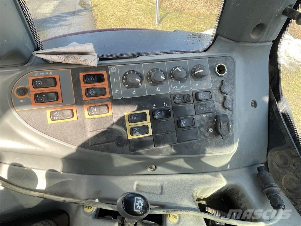 Valtra T173 Hitech Tractoare