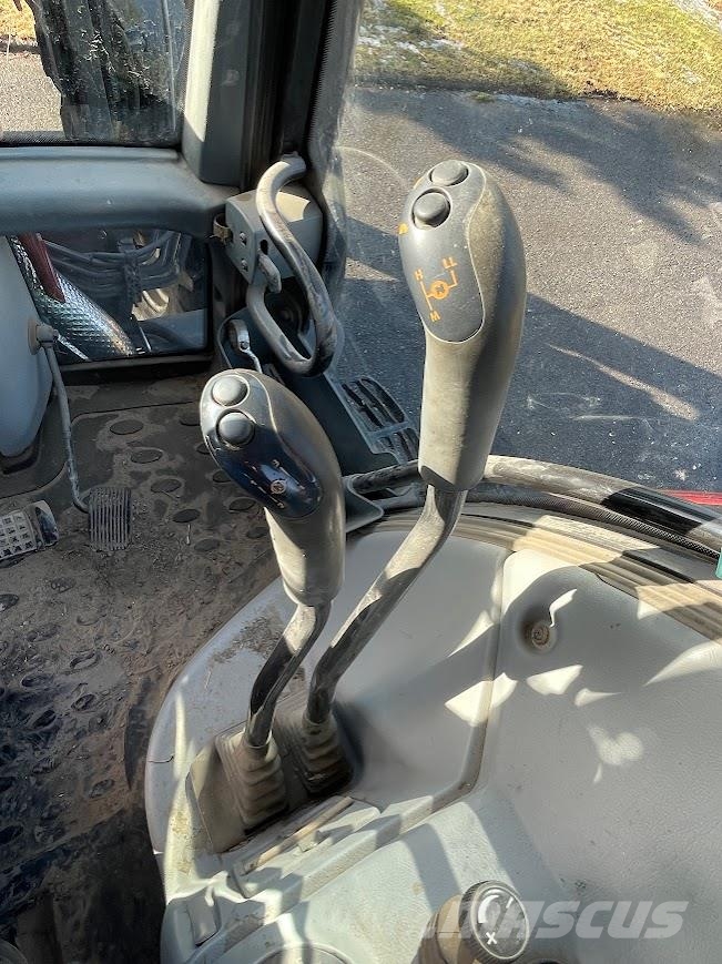 Valtra T173 Hitech Tractoare