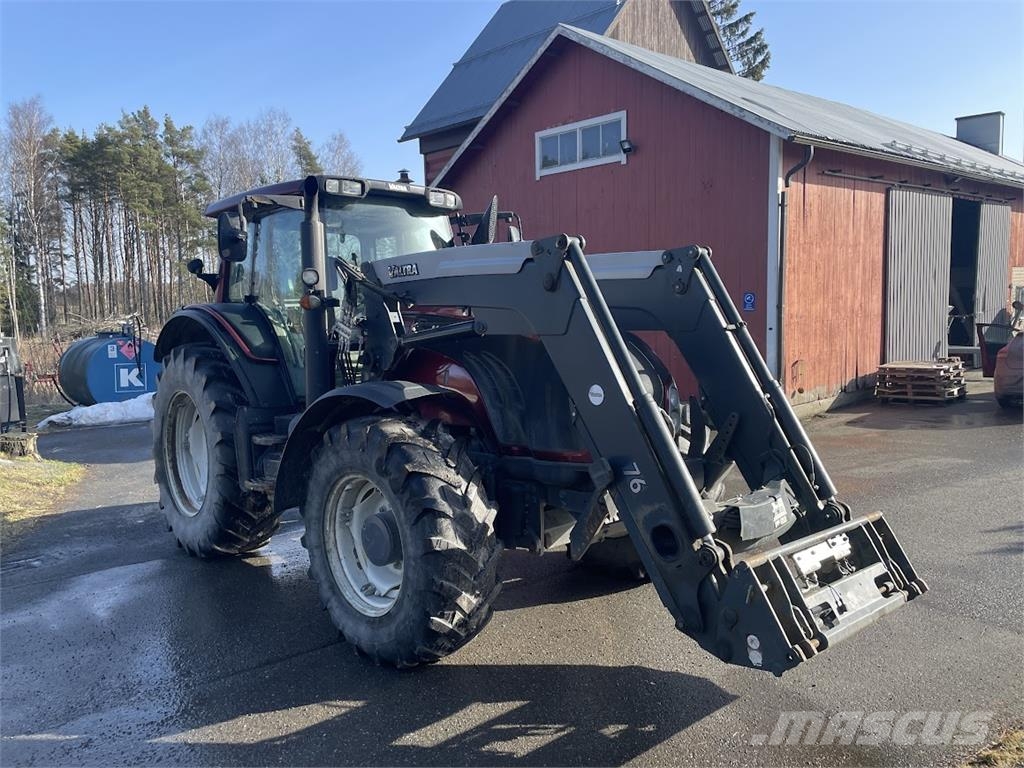Valtra T173 Hitech Tractoare