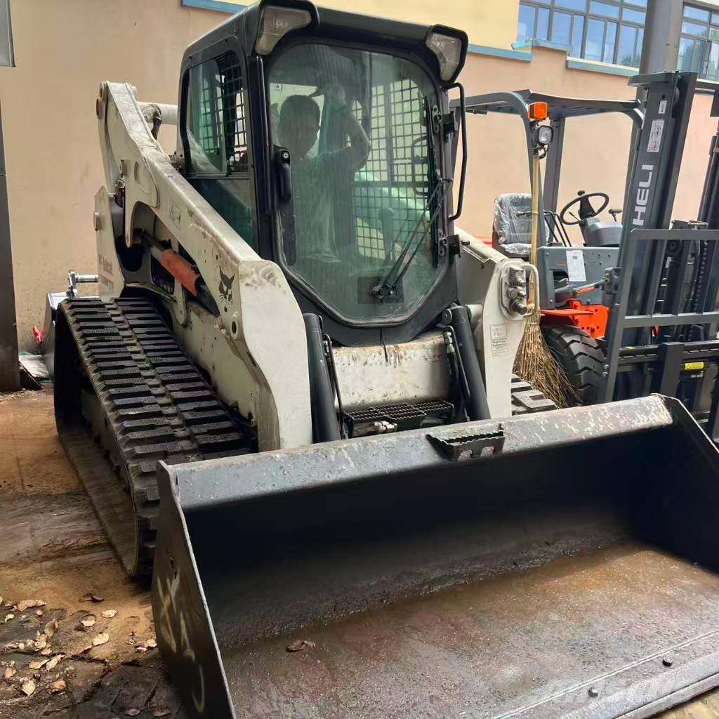 Bobcat T770 スキッドステアローダー