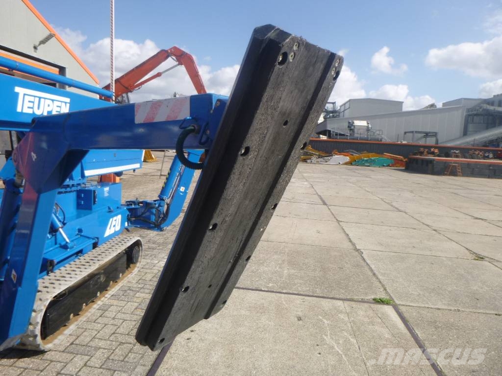 Teupen LEO 25T Plus رافعات ومنصات أخرى