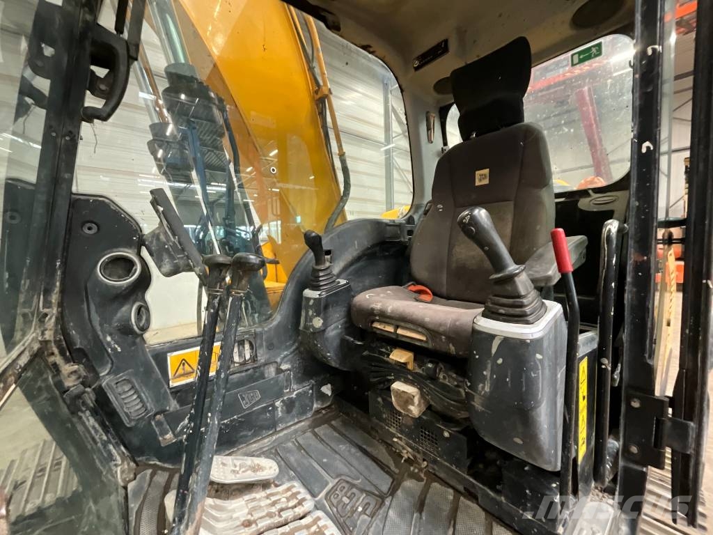 JCB JS 131 LC Paletli ekskavatörler