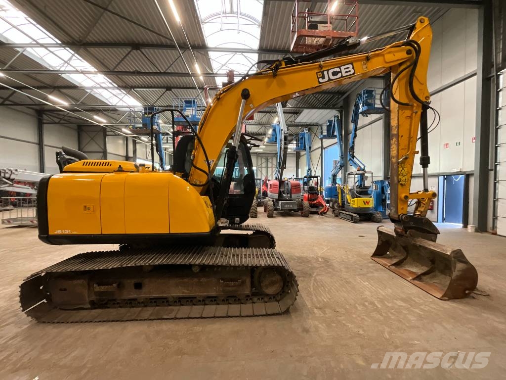 JCB JS 131 LC Paletli ekskavatörler