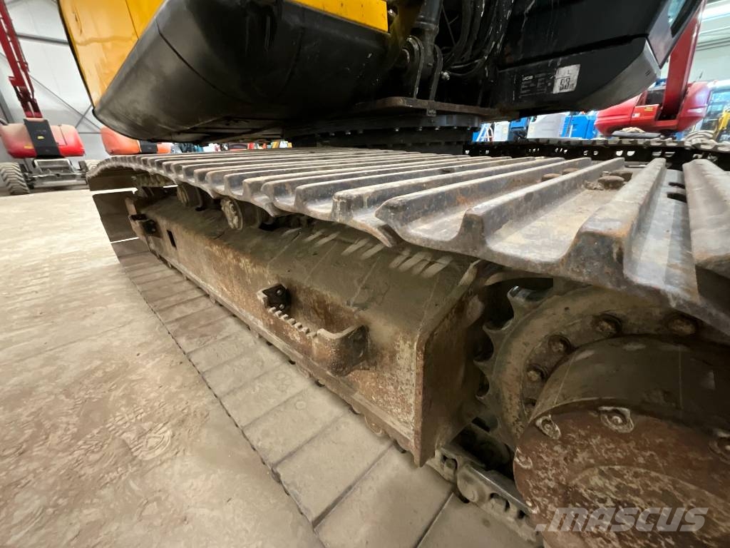 JCB JS 131 LC Paletli ekskavatörler