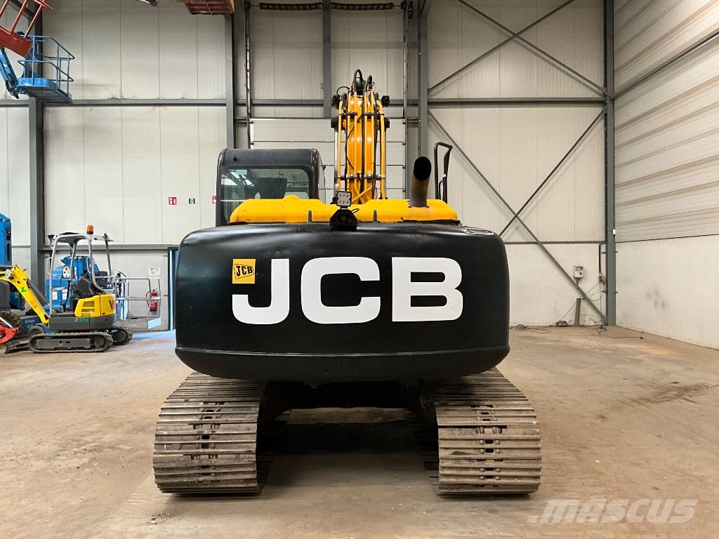 JCB JS 131 LC Paletli ekskavatörler