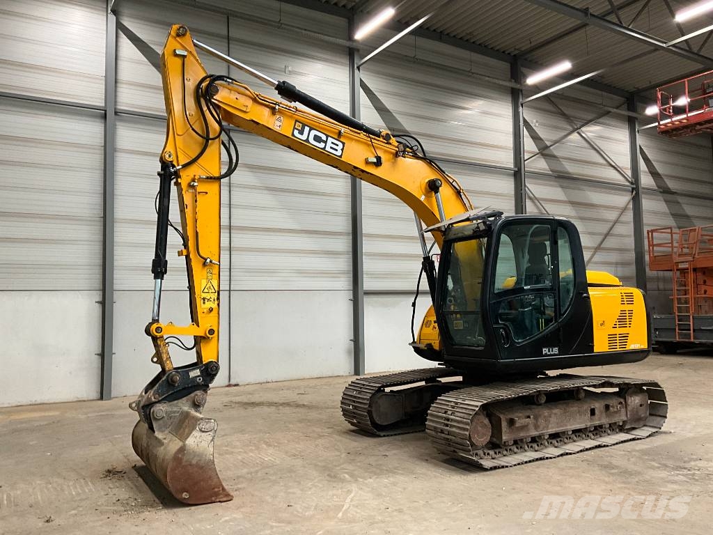 JCB JS 131 LC Paletli ekskavatörler
