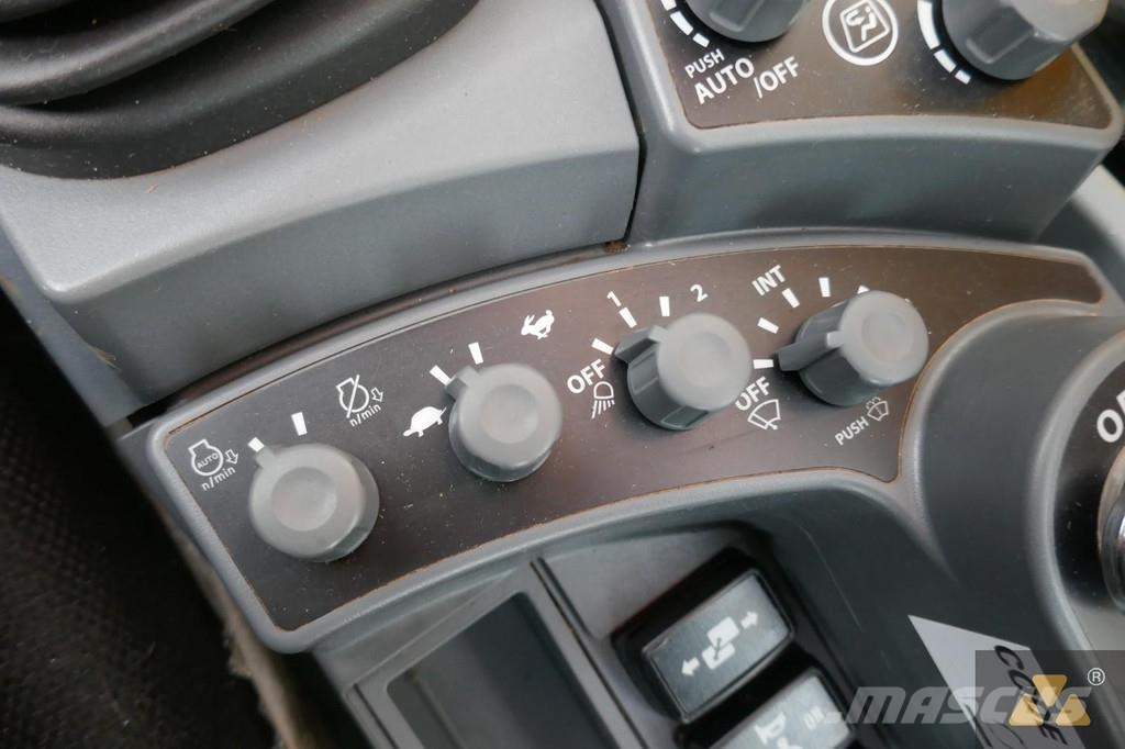 Hitachi ZX210LC-7 履帶式 挖土機/掘鑿機/挖掘機