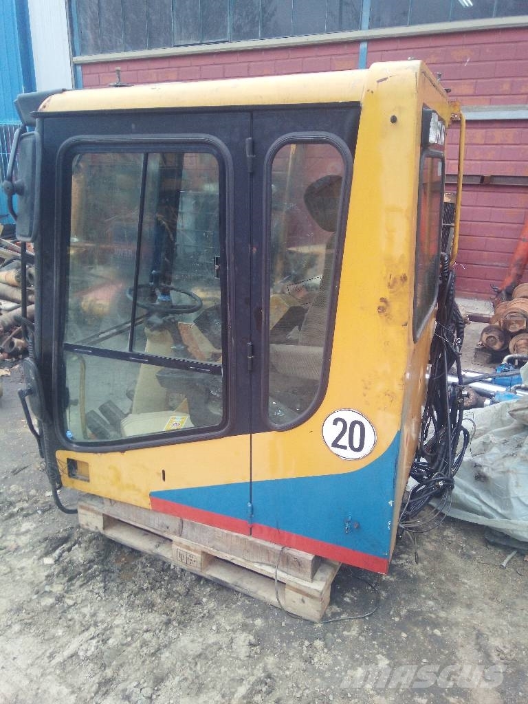 CAT M 320 Cabine en interieur
