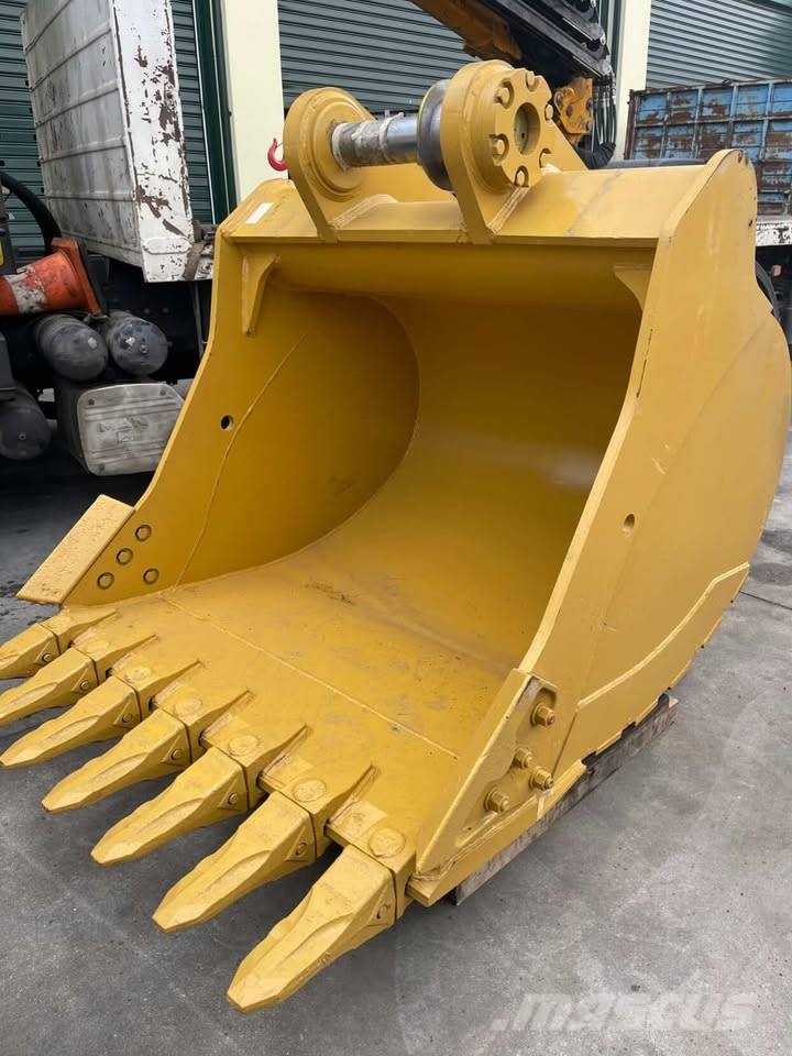 CAT 352-349E Kolesni nakladalci