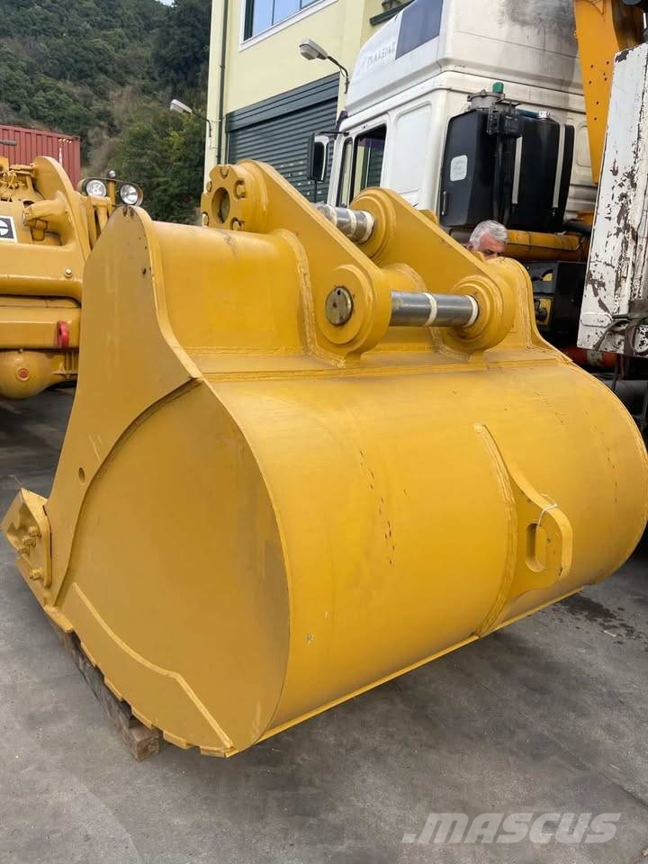 CAT 352-349E Kolesni nakladalci