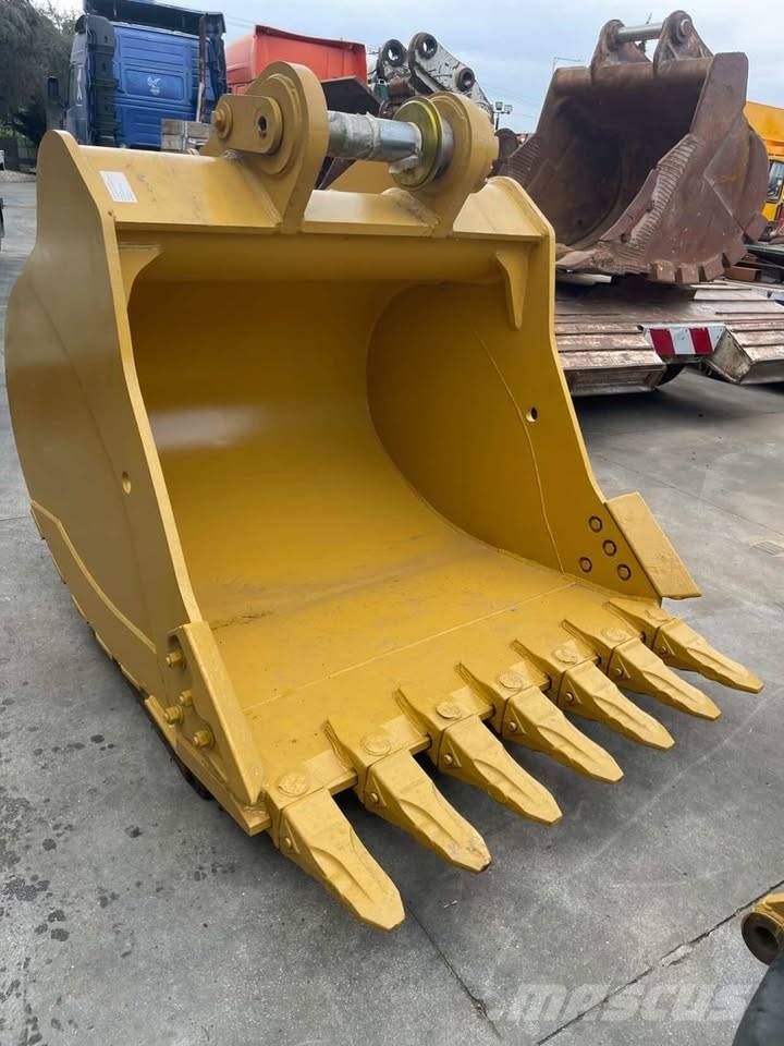 CAT 352-349E Kolesni nakladalci