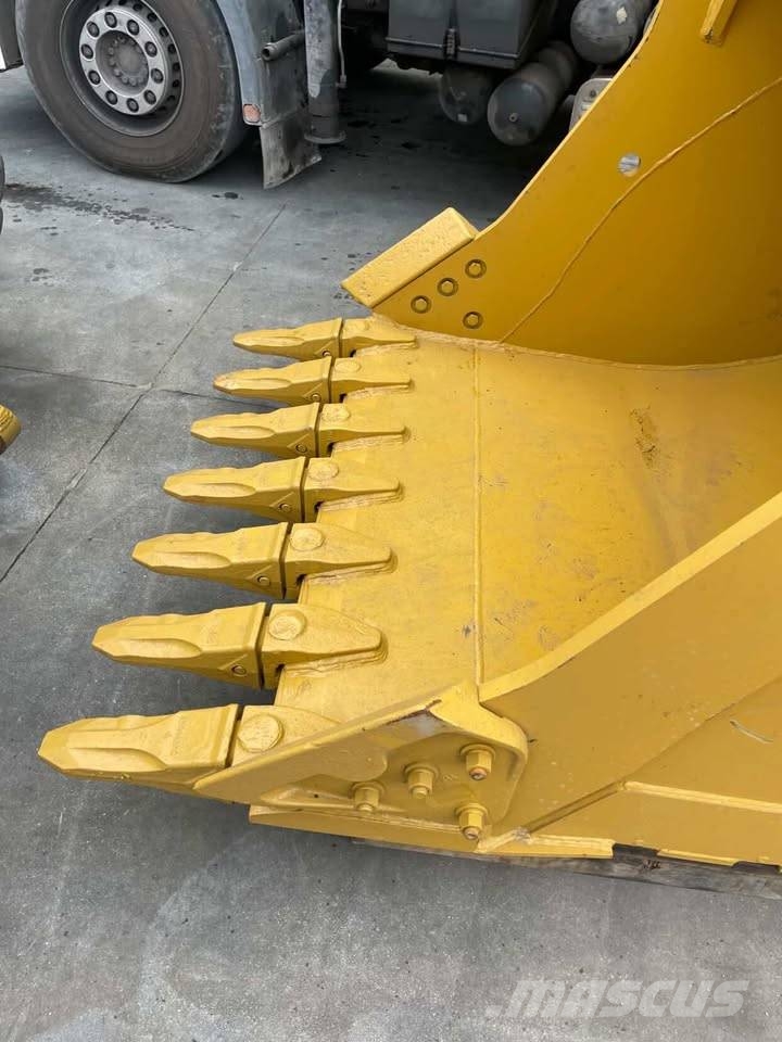 CAT 352-349E Kolesni nakladalci