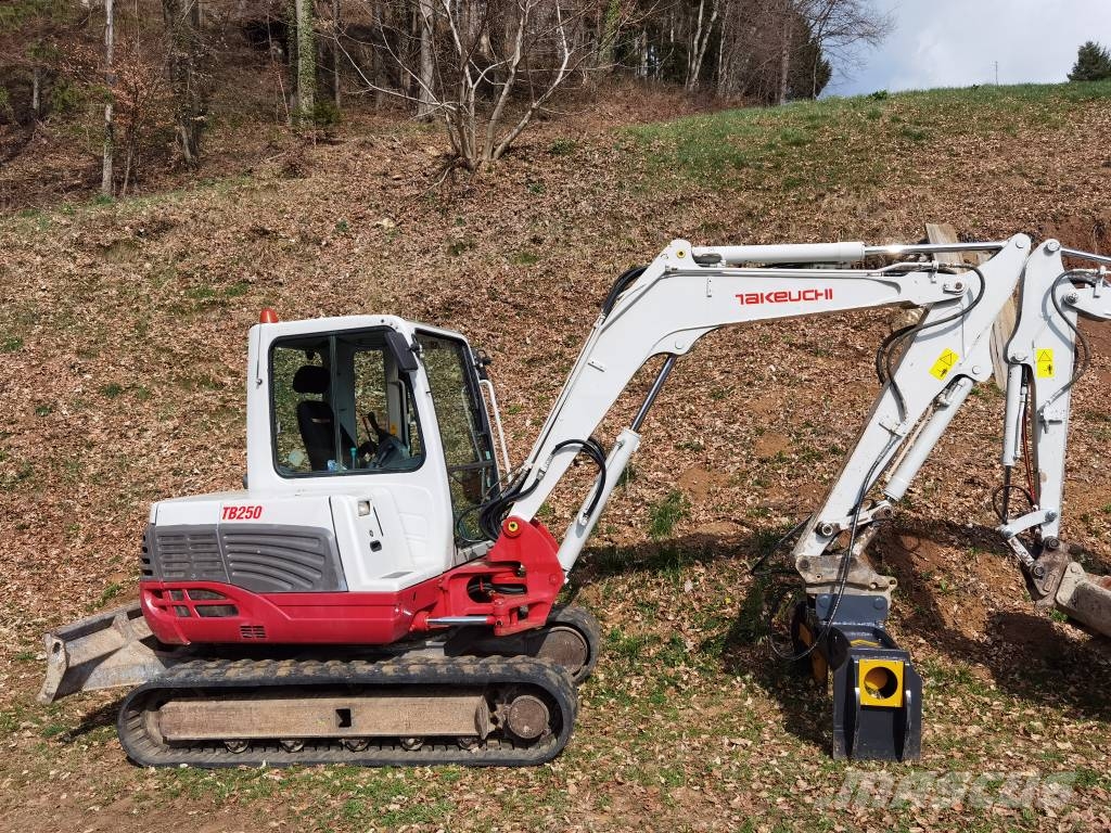 Takeuchi TB 250 Minigraafmachines < 7t