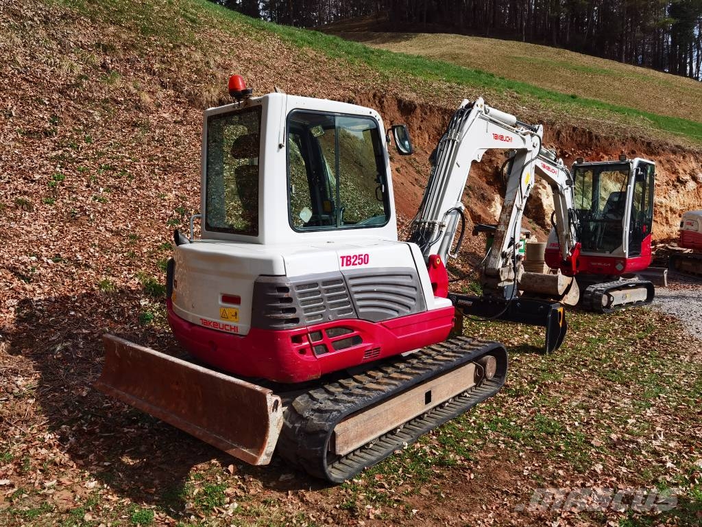 Takeuchi TB 250 Minigraafmachines < 7t