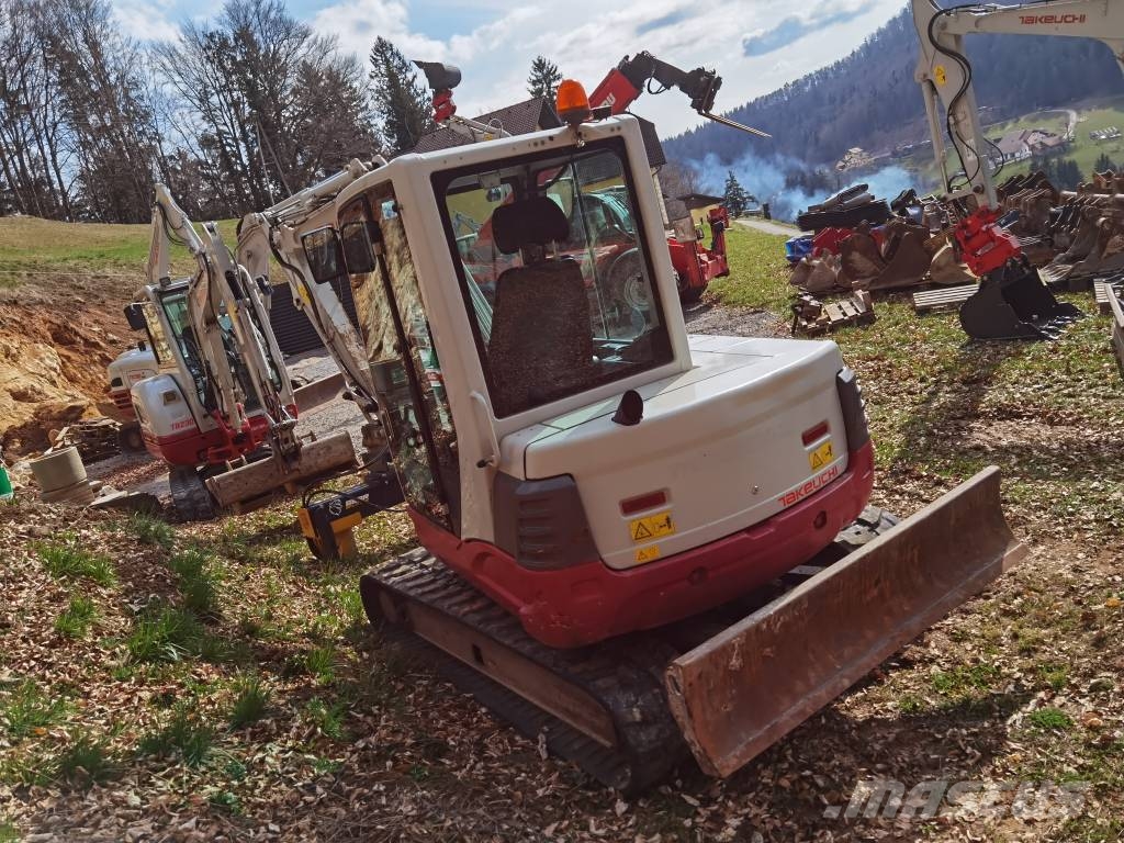 Takeuchi TB 250 Minigraafmachines < 7t