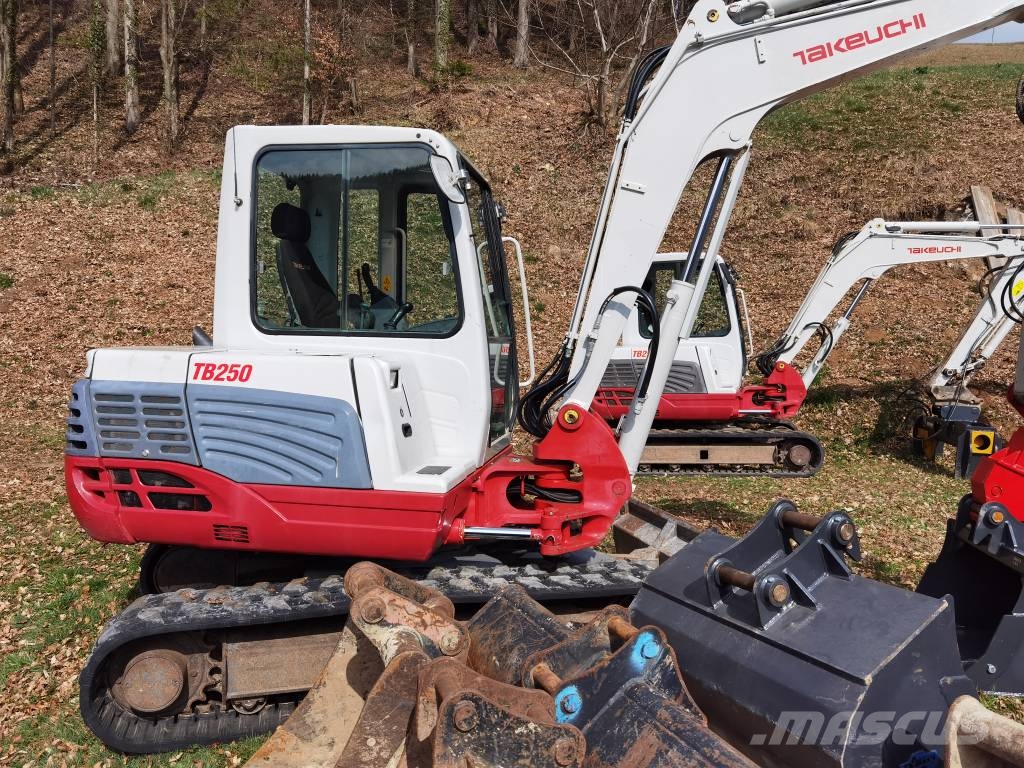 Takeuchi TB 250 Minigraafmachines < 7t